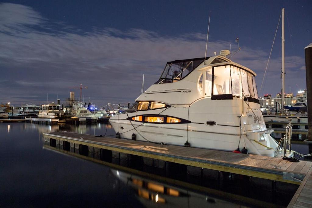 Hotel Sea Pearl Boston Yacht Exteriér fotografie