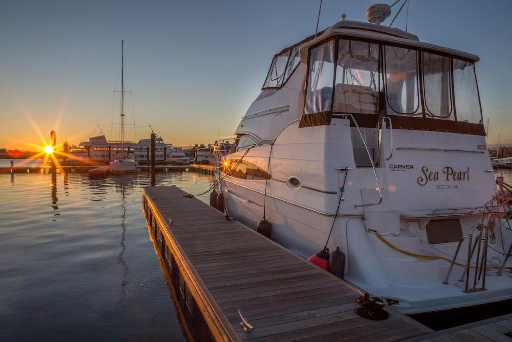 Hotel Sea Pearl Boston Yacht Exteriér fotografie