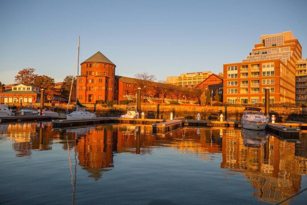 Hotel Sea Pearl Boston Yacht Exteriér fotografie