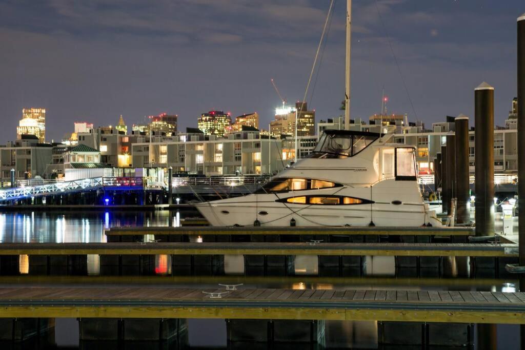Hotel Sea Pearl Boston Yacht Exteriér fotografie